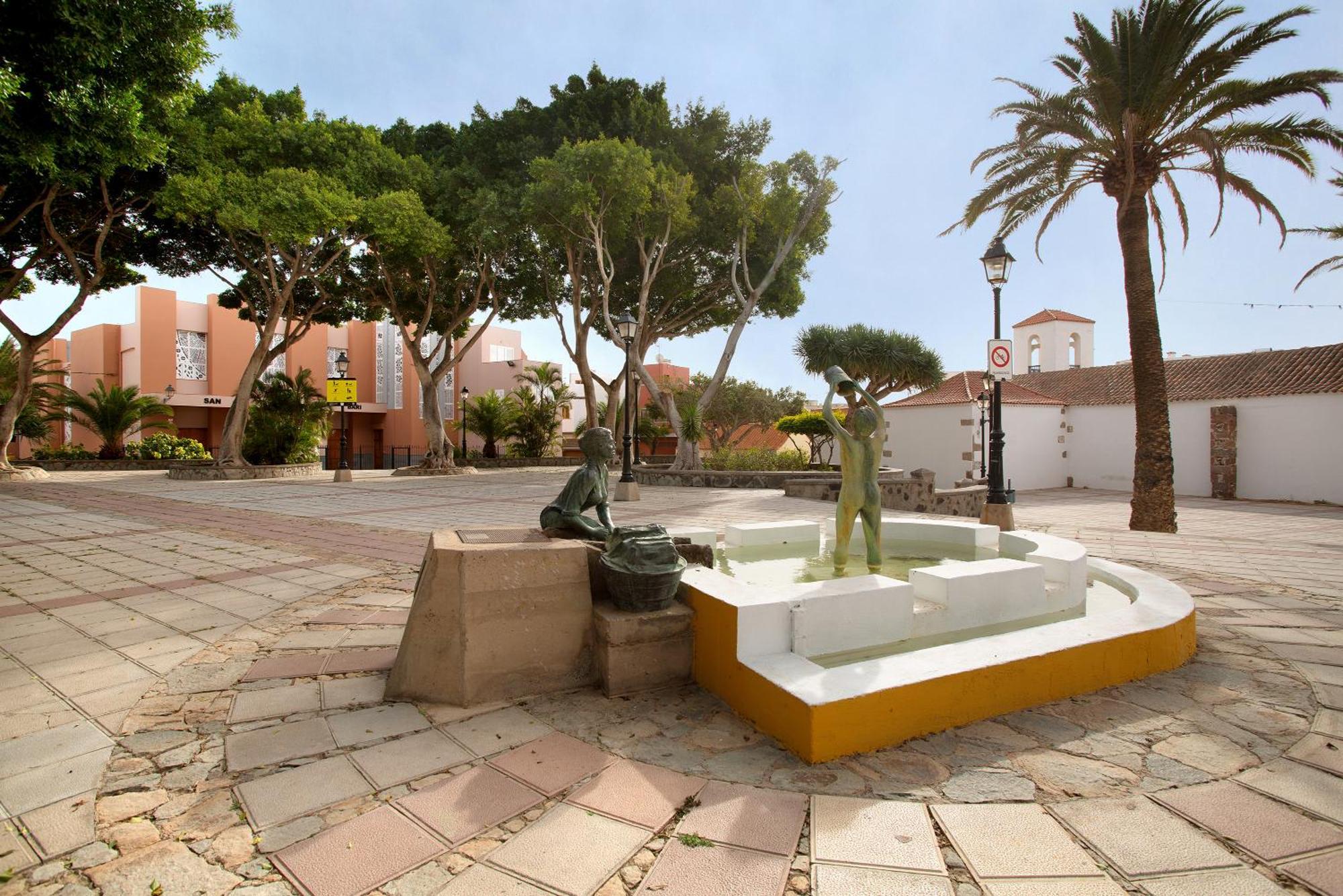 Casa Plaza San Nicolas De Bari Sardina Exterior foto